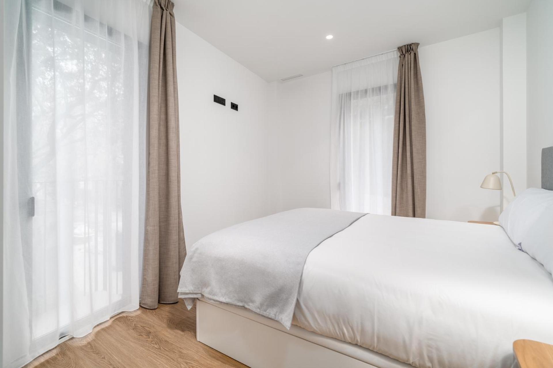 Limehome Barcelona Placa Pirineus L'Hospitalet de Llobregat Exterior photo
